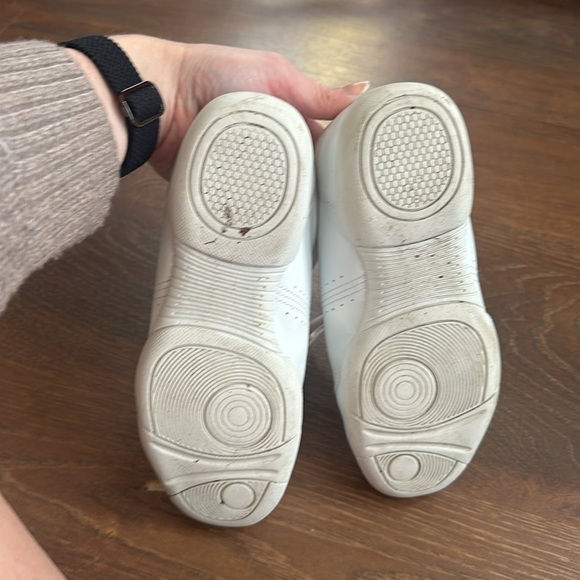 Girl Cheer Shoes - Picture 3 of 4